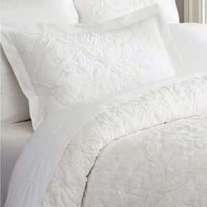 Pottery Barn Candlewick 100% cotton pillow sham standard size